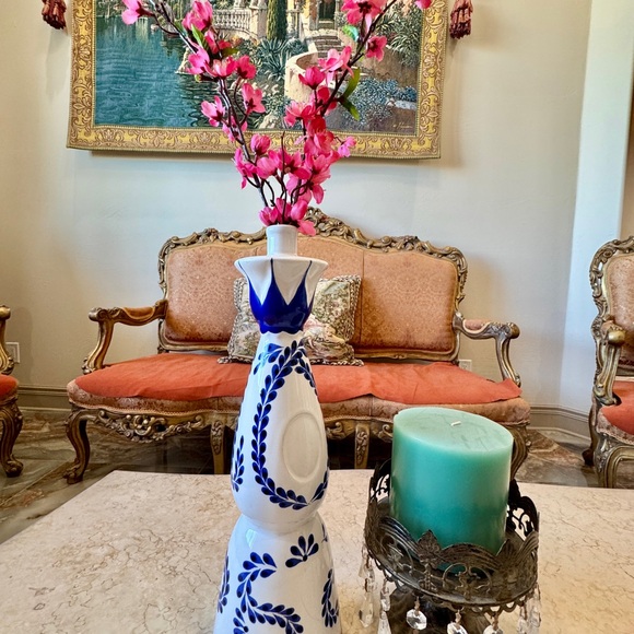 Tequila Clase Azul Reposado empty bottle Elegant Blue and White Decorative - Picture 4 of 6